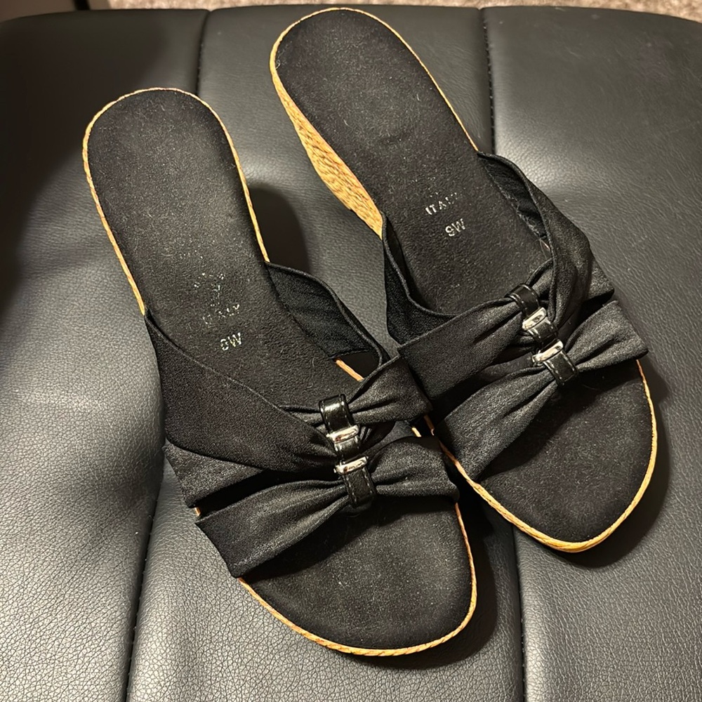 Italian Shoemakers Black Wedge Slide Sandals